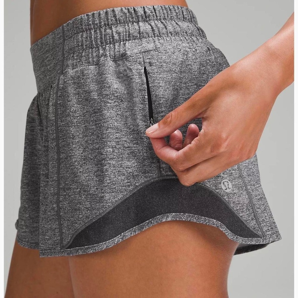 Lululemon Hotty Hot Low-Rise Lined Short 2.5"